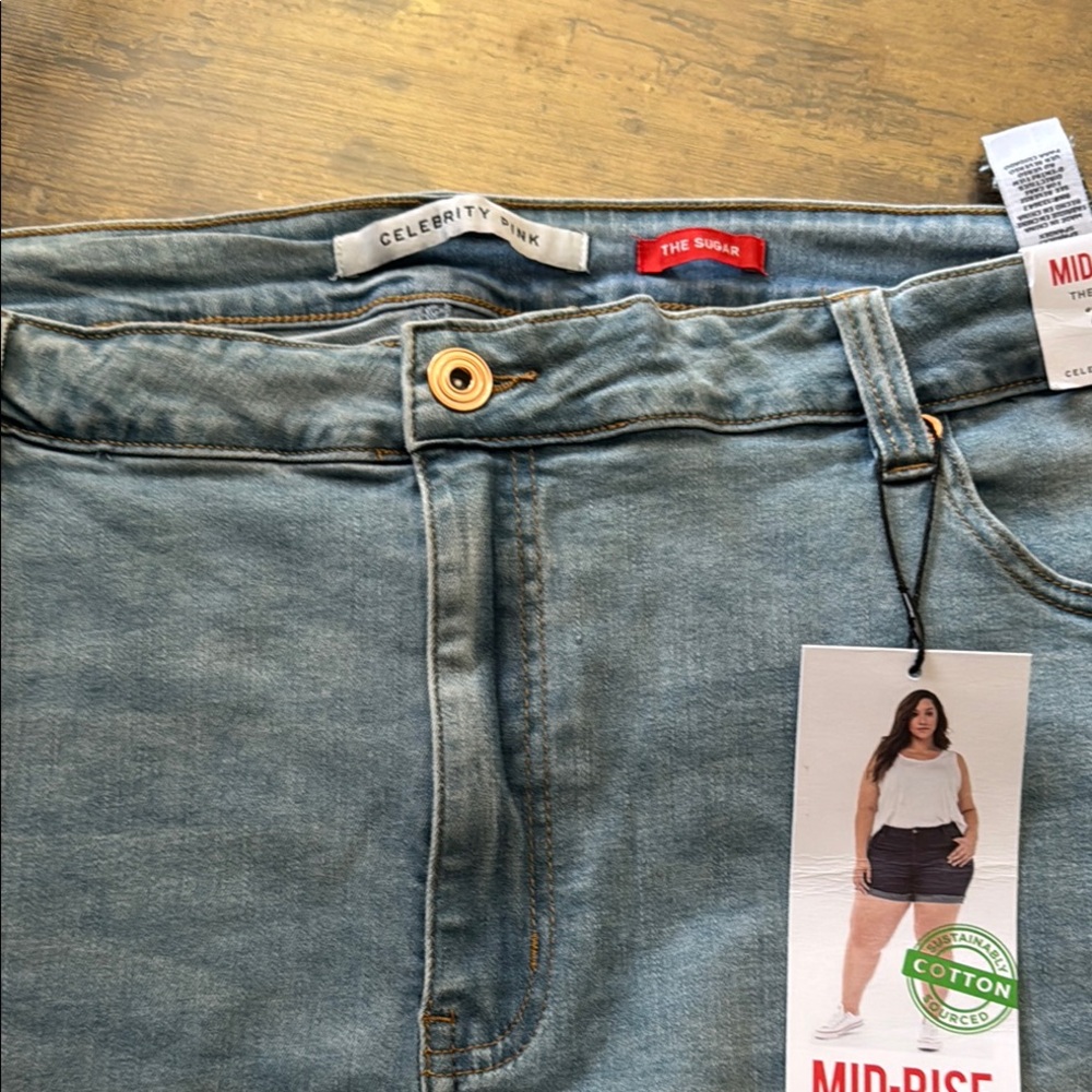 Celebrity Pink Women's Mid-Rise Blue Jeans shorts